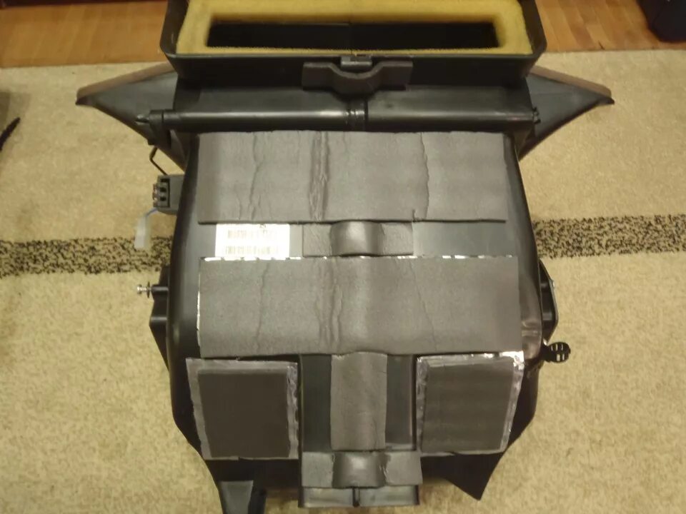 Утеплитель для печки ваз 2107. Утеплить печку. Утеплитель для радиатора печки ваз 2111. Утеплитель для печки автомобиля. Как называется материал,которым можно утеплить печку в автомобиля.