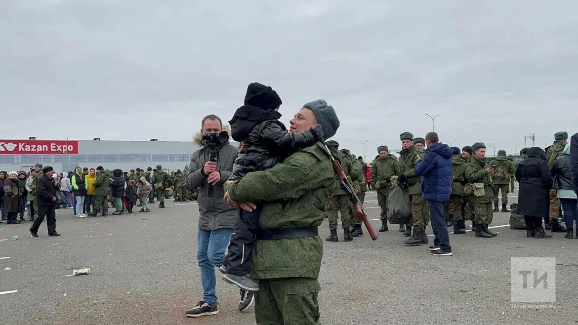 730 от 23.10 2023. Мобилизованные в Татарстане. Мобилизация в Казани. Мобилизация прощание. Мобилизованные татар информ.