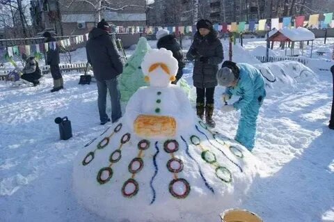 Постройки из снега в детском