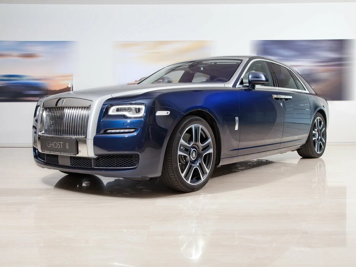 Роллс отзывы. Rolls Royce Ghost Рестайлинг. Rolls-Royce Ghost седан. Rolls Royce Ghost 2021 Blue. Седан Rolls-Royce Ghost 2022.