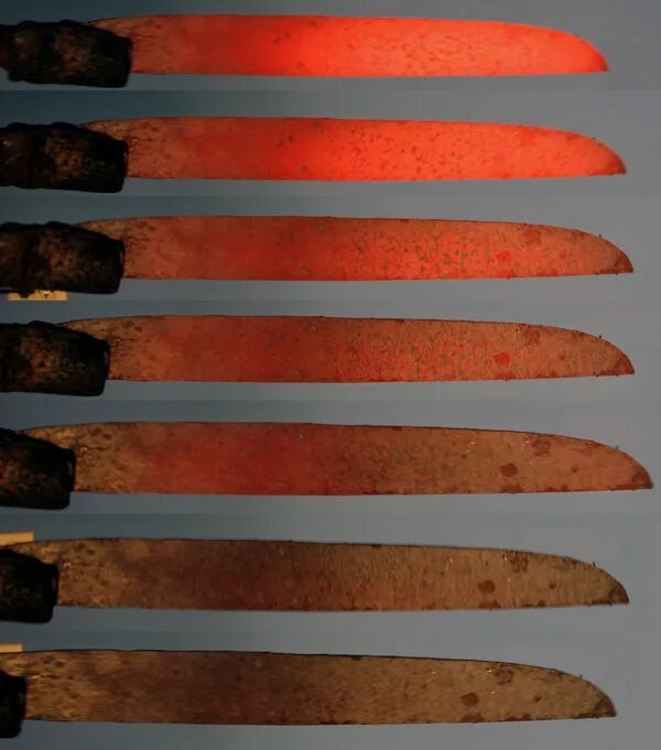Закаленный цвет. Закалка ножа. Закалка металла. Закалка металла ножа. Нож для металла.