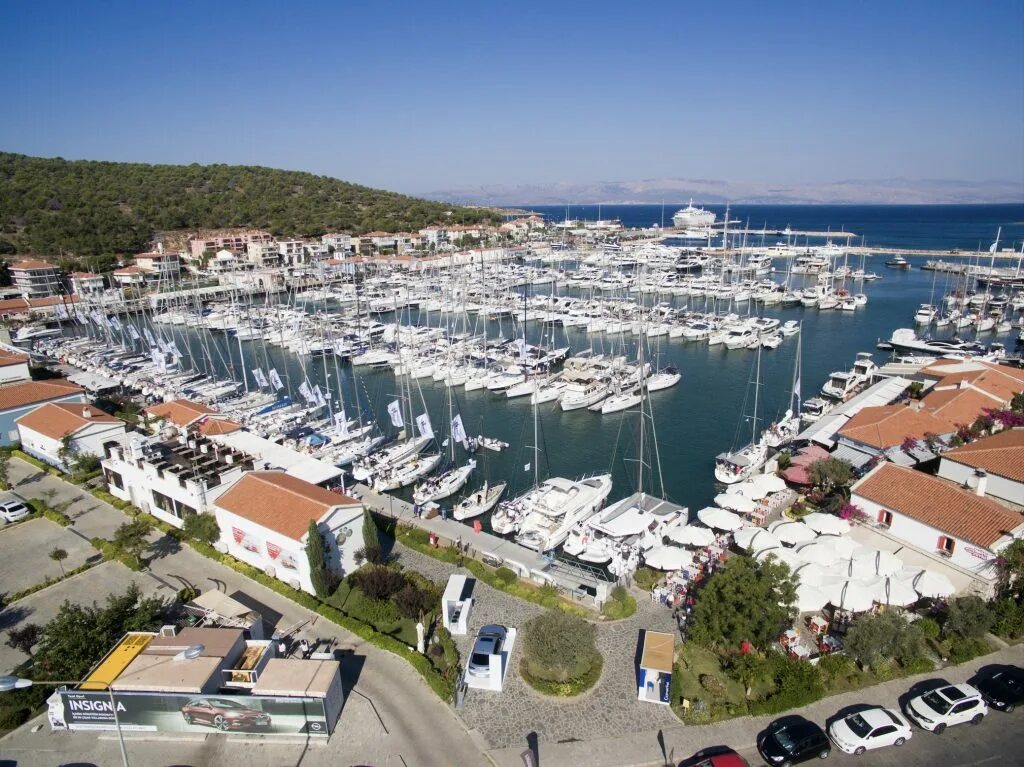 Med cesme в реальном времени. Cesme Marina. Лаврион Греция. Род MULTIMONAS Marina. SV VMUC Marina.