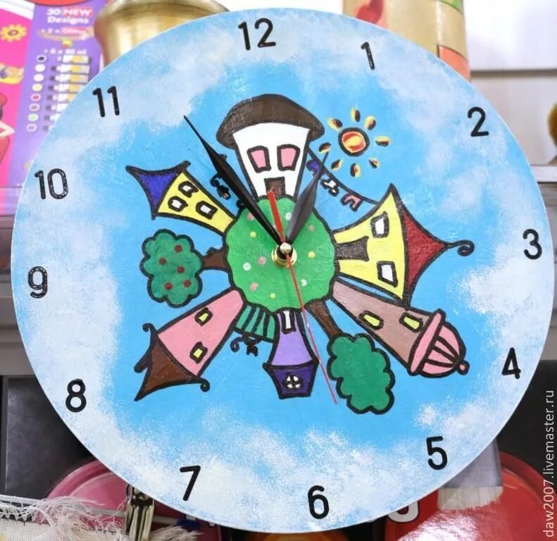 Часы арт студия. Краски в часах. Арты часов. Настенные часы этника. Детские часы домик.