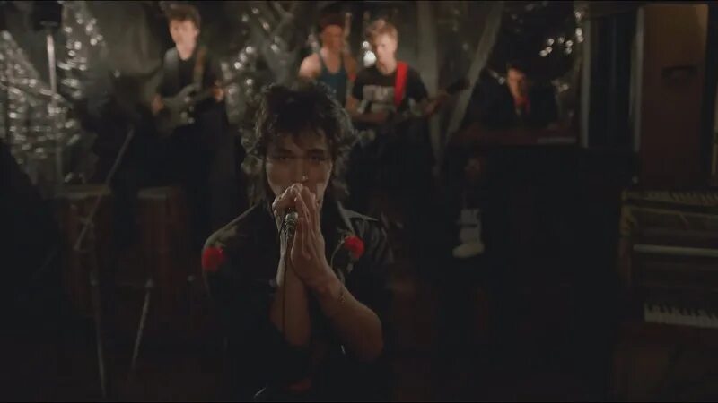 Текст песни перемен требуют наши сердца. Цой асса. Кино перемен. Асса фильм 1987 цой перемен. Текст песни перемен цой.