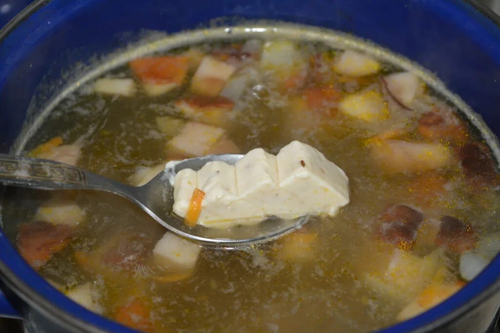 Суп из замороженной курицы. Суп из белых грибов. Суп из белых грибов замороженных. Суп с грибами заморозки. Суп из свежих .comелых грибов.
