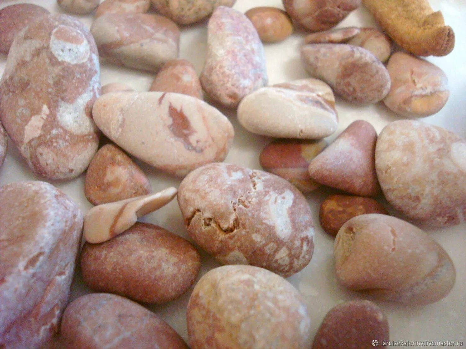 Морские камни купить. Морская галька. Галька природные материалы. Розовая галька. Галька Черноморская.