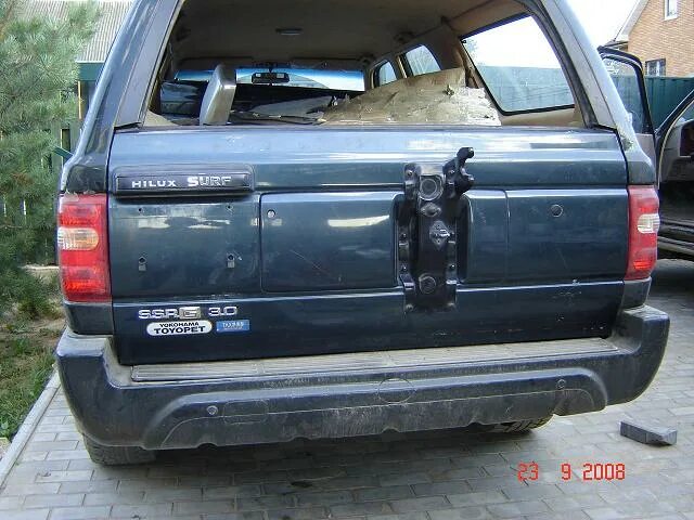 Двери грейт вол сейф. Toyota Hilux Surf 130 задний борт. Toyota Hilux Surf 130 дверь задка. Toyota 4runner 130 калитка запаски. Great Wall safe задние фонари 4runner.