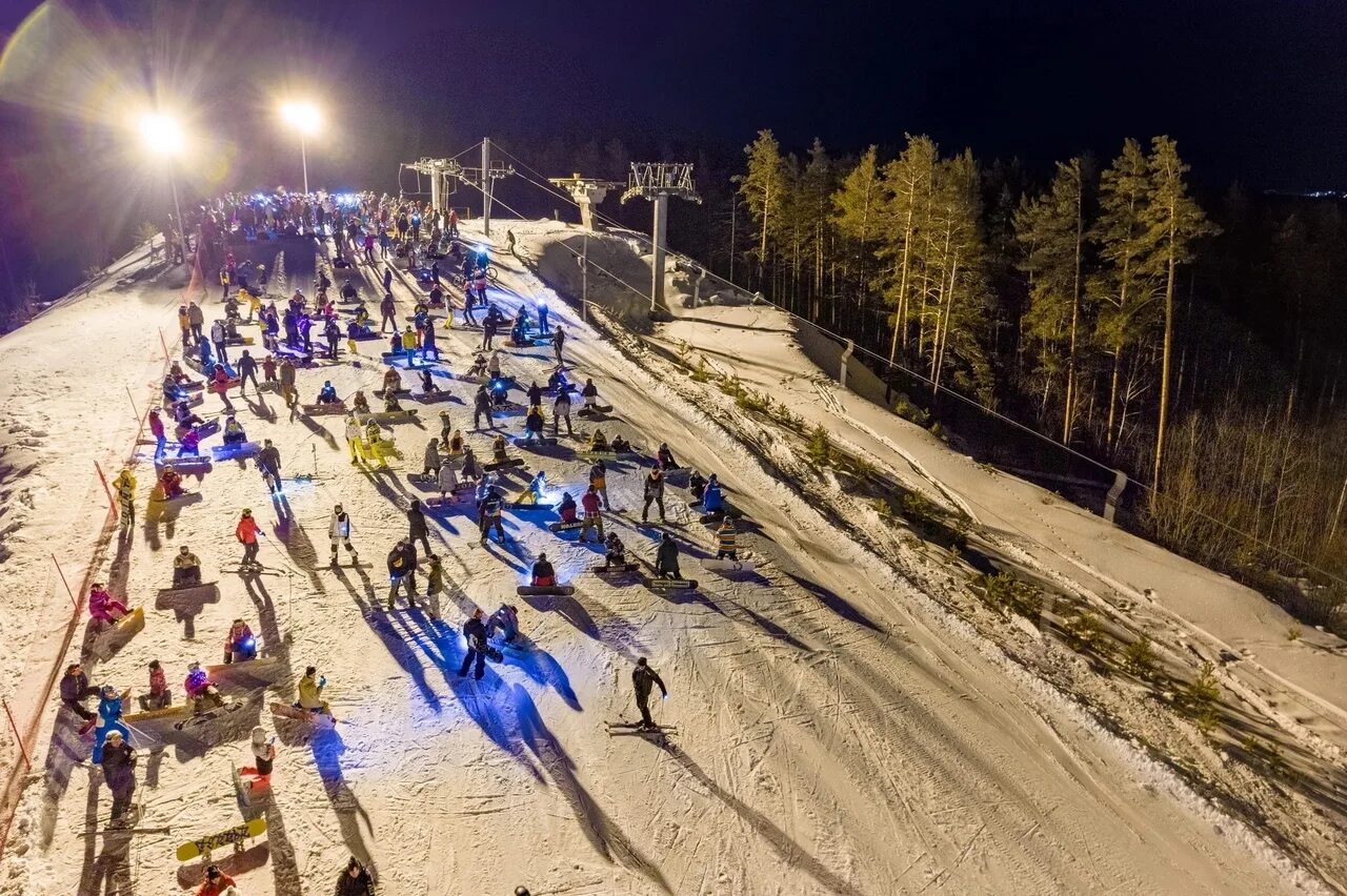 Ночное катание на уктусе. Ночное катание на уктусе. Гра белая в нижнем тагиле. Катание на уктусе екатеринбург. Уктус казахстана.