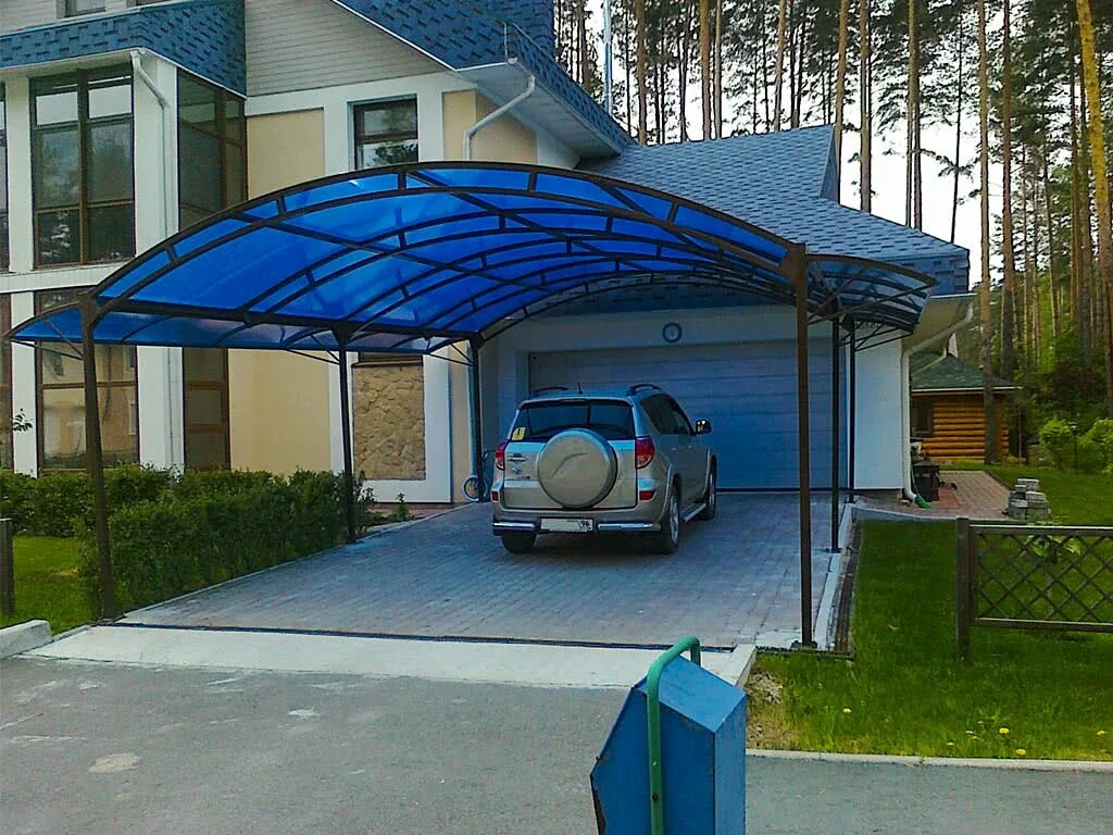 Навес перед домом. Навес перед. Навес перед домом. Навес для авто. Навес над двором.