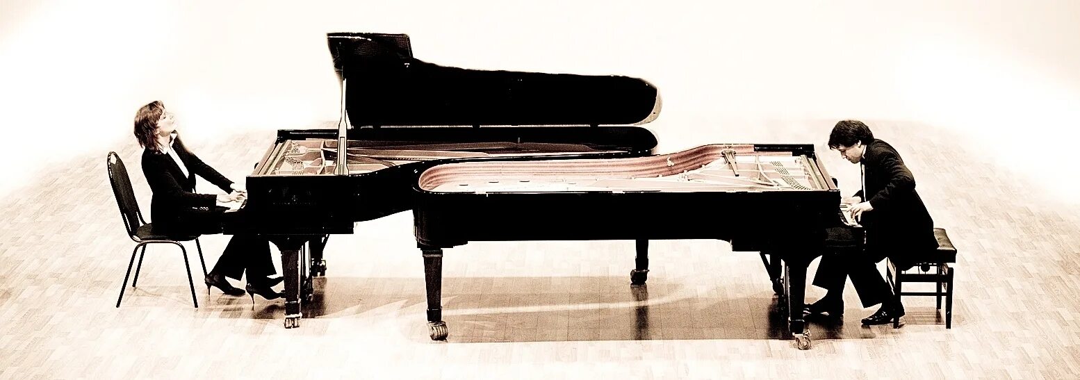 Two pianos. Рахманинов рояль Стенвей. Рахманинов и Стейнвей. Фортепианный ансамбль. Пианисты дуэты.