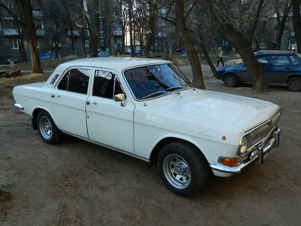 Газ 15 купить. Волга ГАЗ 24-16. ГАЗ 24-14. ГАЗ 2410 на литье. ГАЗ 24 r16.