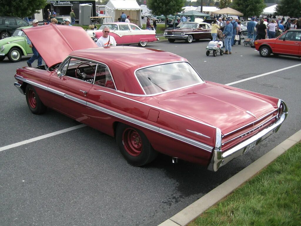 Area cars. Понтиак 1962. Понтиак машина 1962. Понтиак родстер 1962. Pontiac 19600.