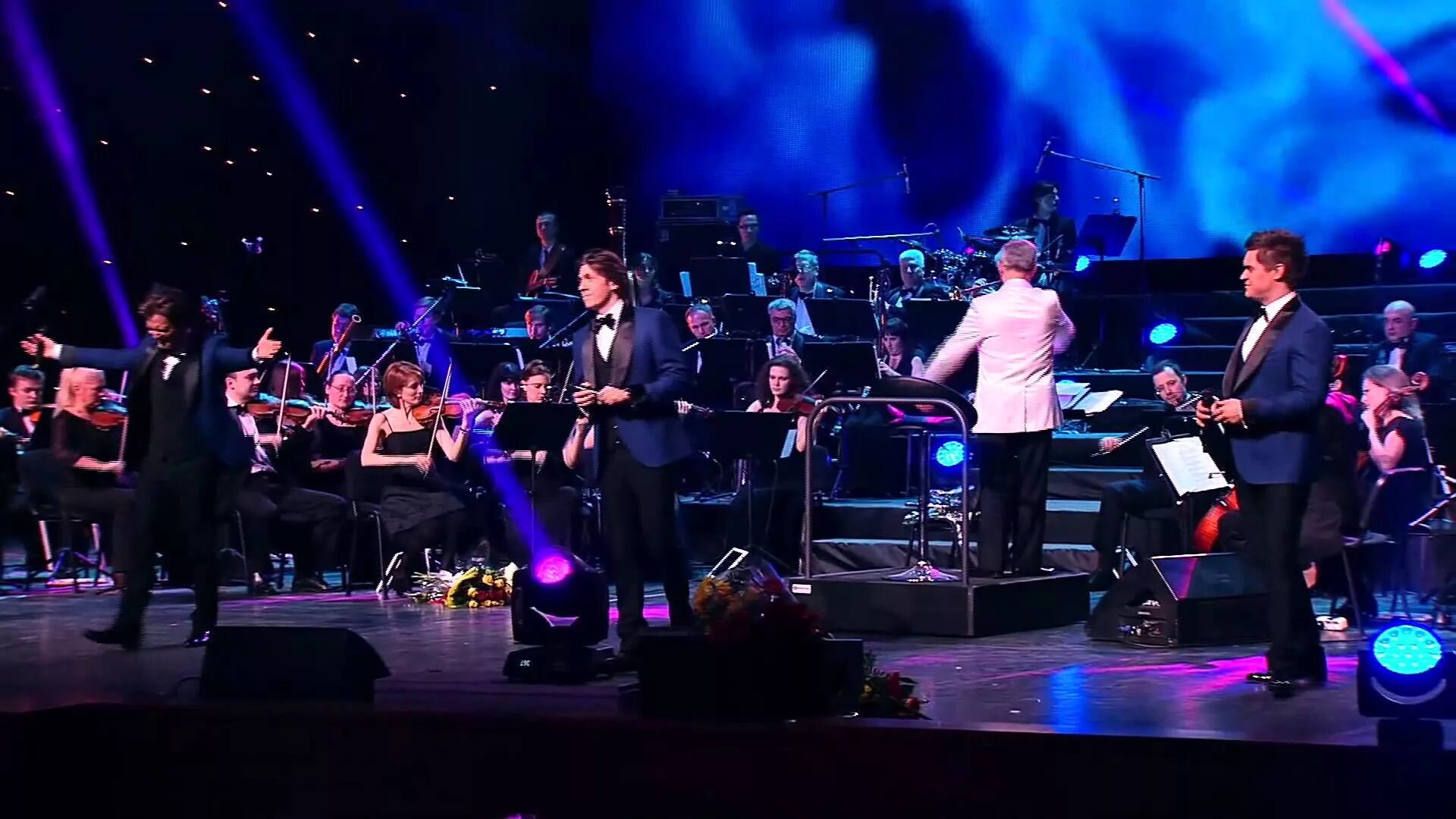 Трио баритонов. Женой. Скажите девушки подружке вашей 3 тенора италия. Фальво скажите девушки картинки. Фальк скажите девушки подружке.