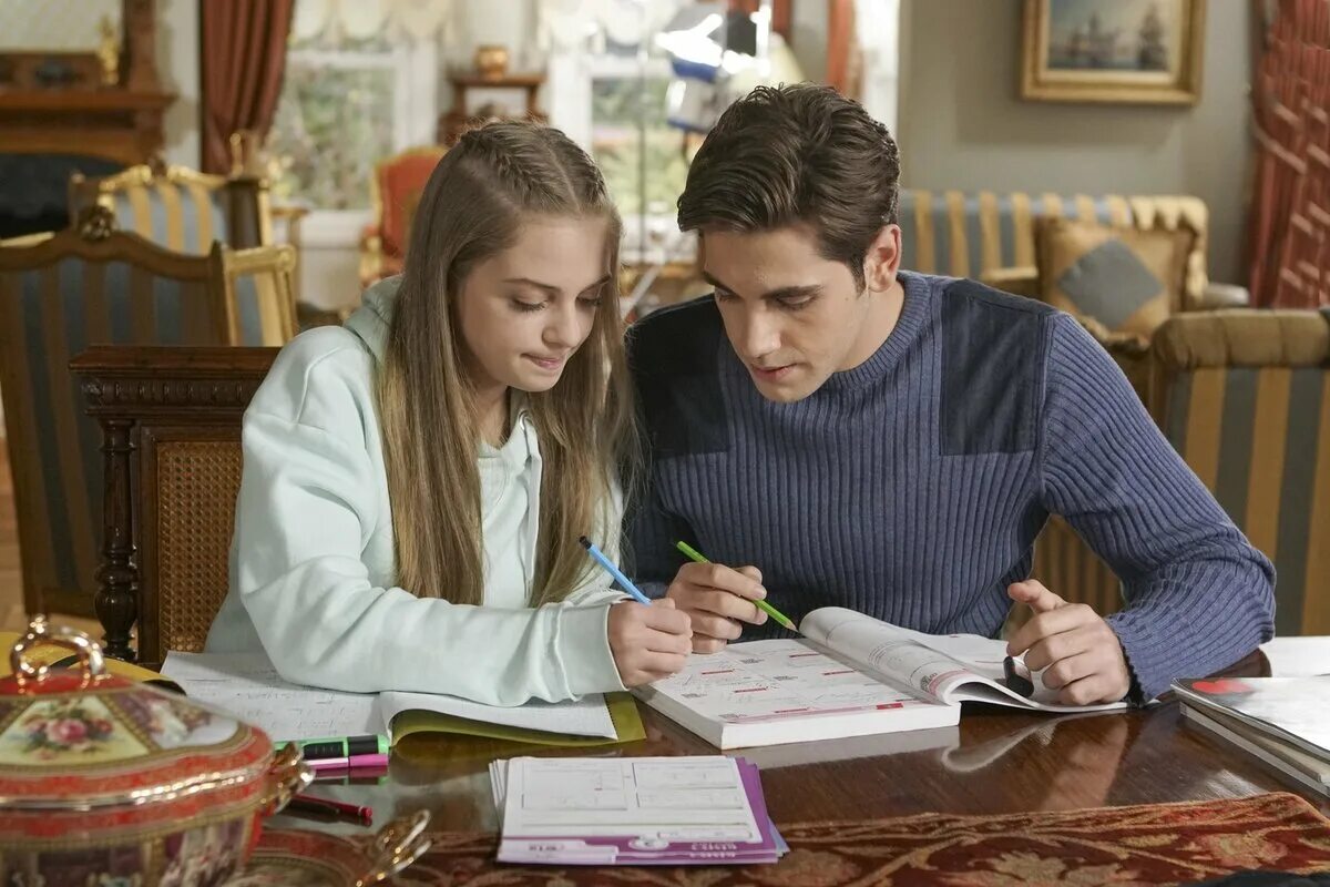 Азра и дженк сериал турецкий. Бурджу озберк в сериале любовь разум месть. Любовь логика месть турецкий сериал 2021. Черно белая любовь ферхат и аслы. Турецкий язык по сериалам 1.