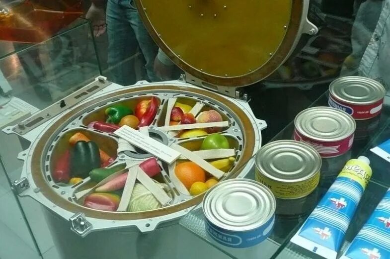 Полужидкая пища. Полужидкая пища. Мясной бульон. Пюре из моркови. Полужидкая пища.