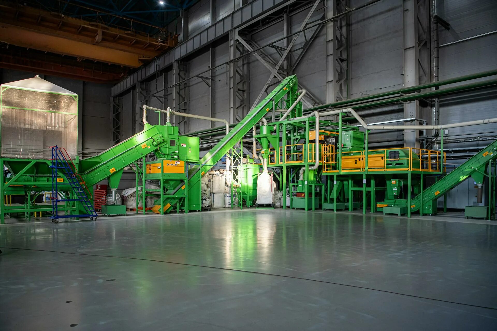 Ульяновскэнерго фото. Ярославль завод 50 работники. Шоколадная фабрика рот фронт. Джунтай. Более 20 предприятий.