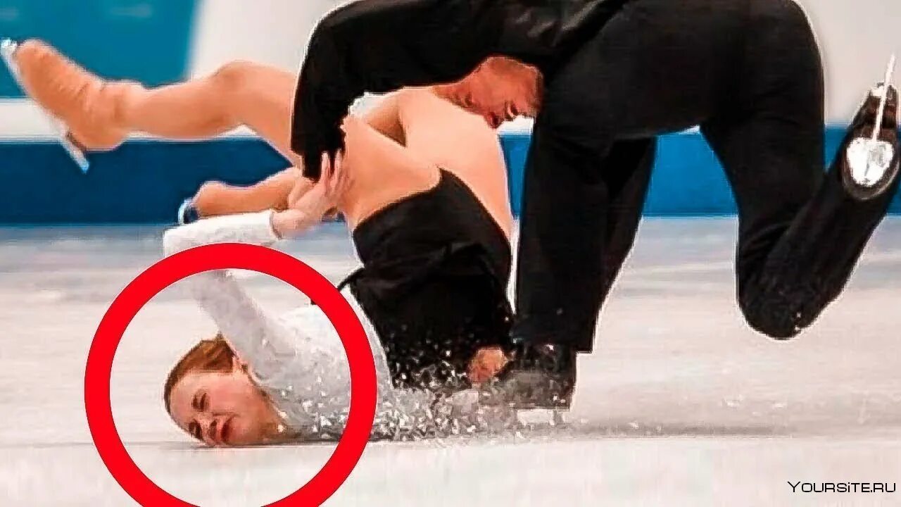 Самые неловкие моменты в спорте. Водное поло женщины неловкие моменты. Конфузы спортсменок с одеждой. 18 моменты в спорте. Kristin gierisch.