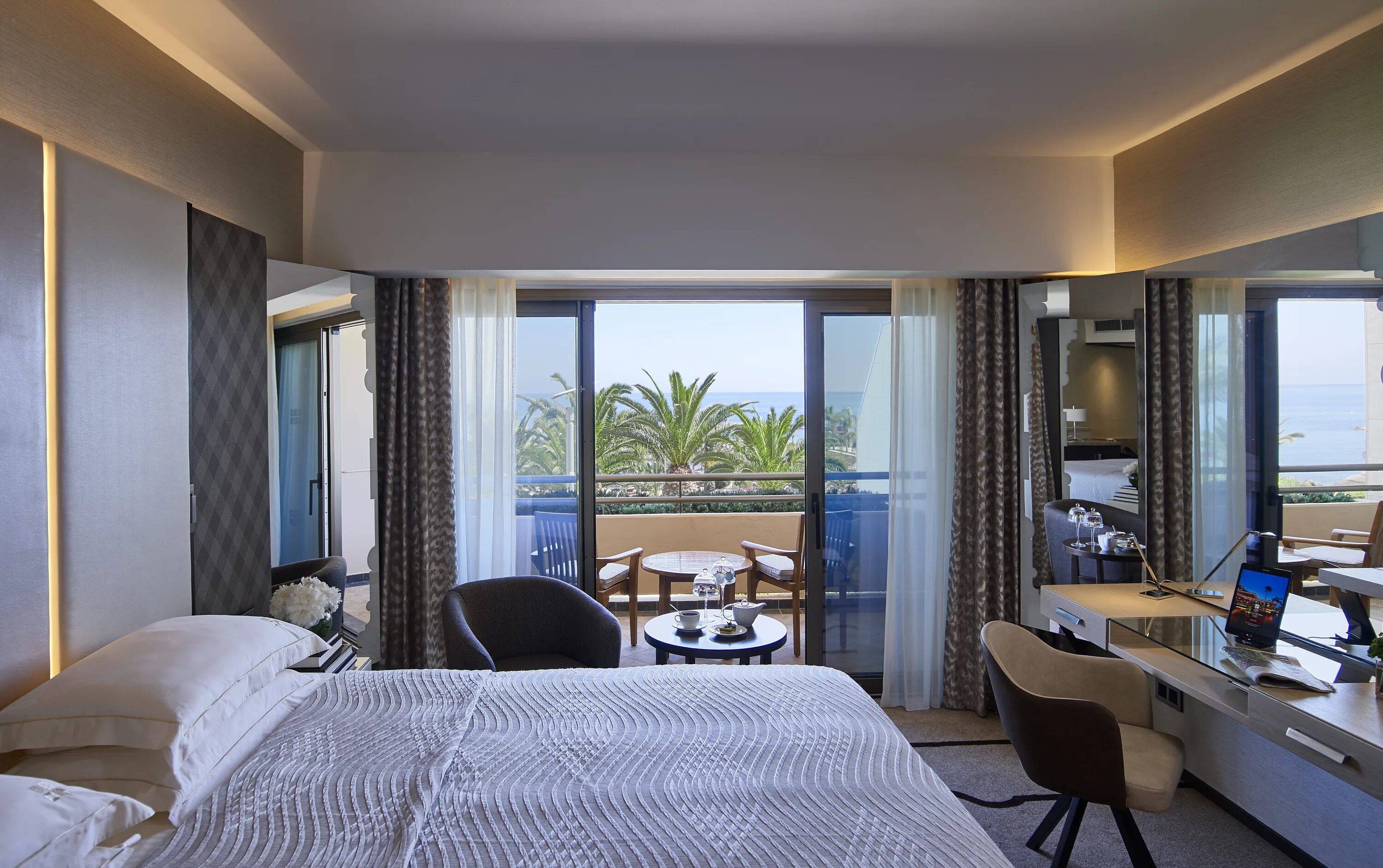 Кипр four. Four seasons 5 лимассол. four seasons hotel limassol cyprus. four seasons limassol пляж.