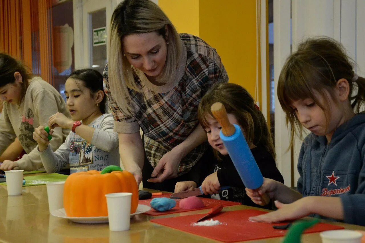 лагерь алые паруса тюменская область. детский лагерь. дети в лагере. детский воспитательный лагерь. лагерь алые паруса тюмень.