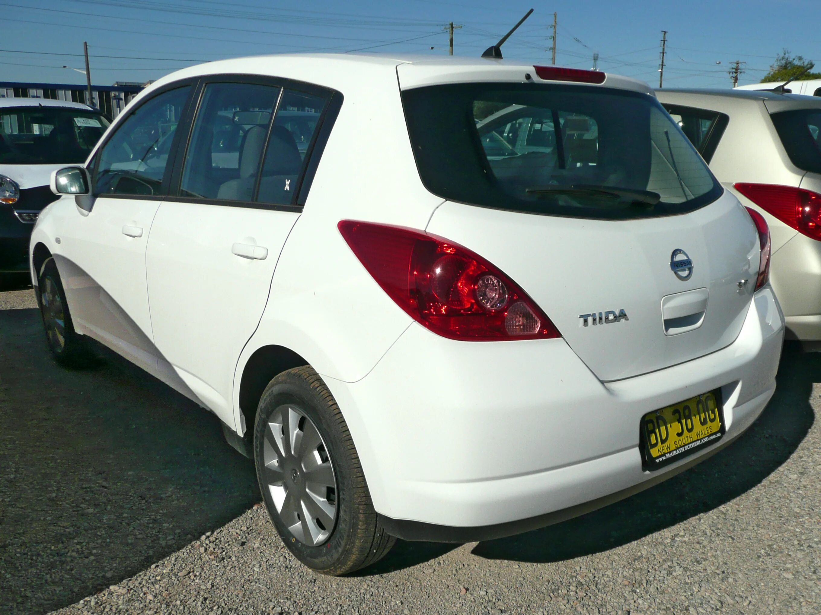 Ниссан тиида 2009 года. Ниссан тиида 2009 хэтчбек. nissan tiida c11 хэтчбек. nissan tiida 2007 хэтчбек. ниссан тиида хэтчбек 2009 года.