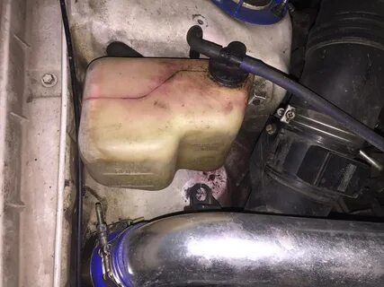Выкинуло антифриз через расширительный бачок
