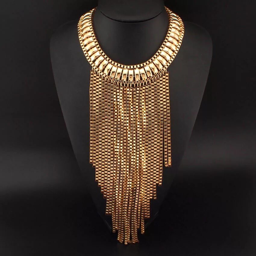 Длинное украшение на шею. Массивные украшения на шею. Золотое ожерелье на шею. Массивные золотые украшения на шею.