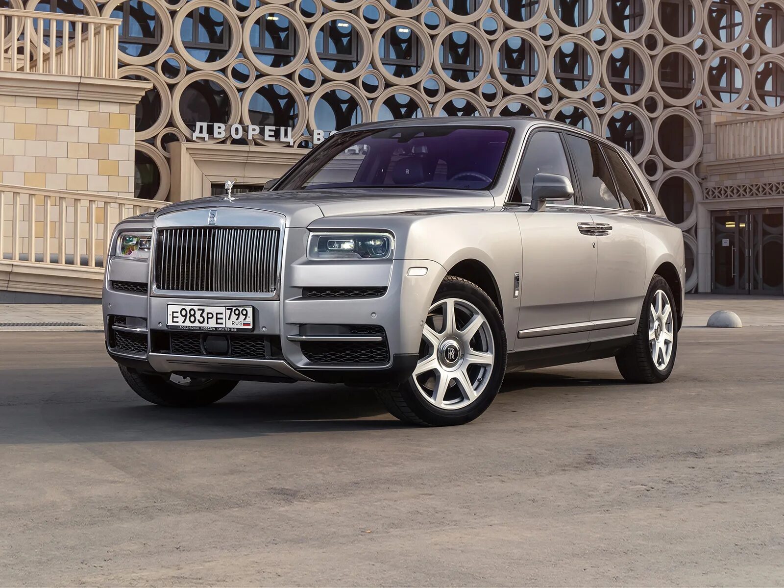 Ролс рлс калинан. Роллс ройс куллинан мансори 2022. Куллинан роллс. Роллс ройс джип. Роллс ройс куллинан.