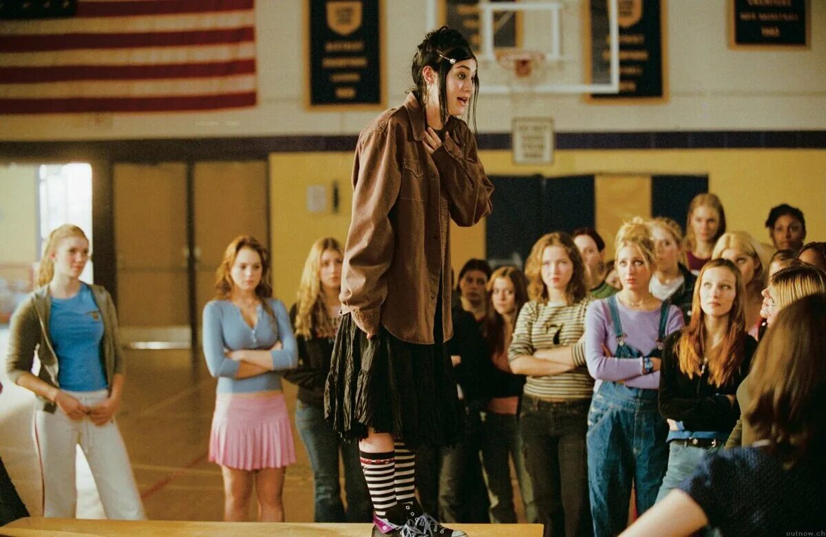 Дрянные девчонки реджина. Регина джордж дрянные девчонки (2004). Дрянные девчонки (mean girls) 2004. Рэйчел макадамс дрянные девчонки. Дрянные промоутеры фильм 2009.