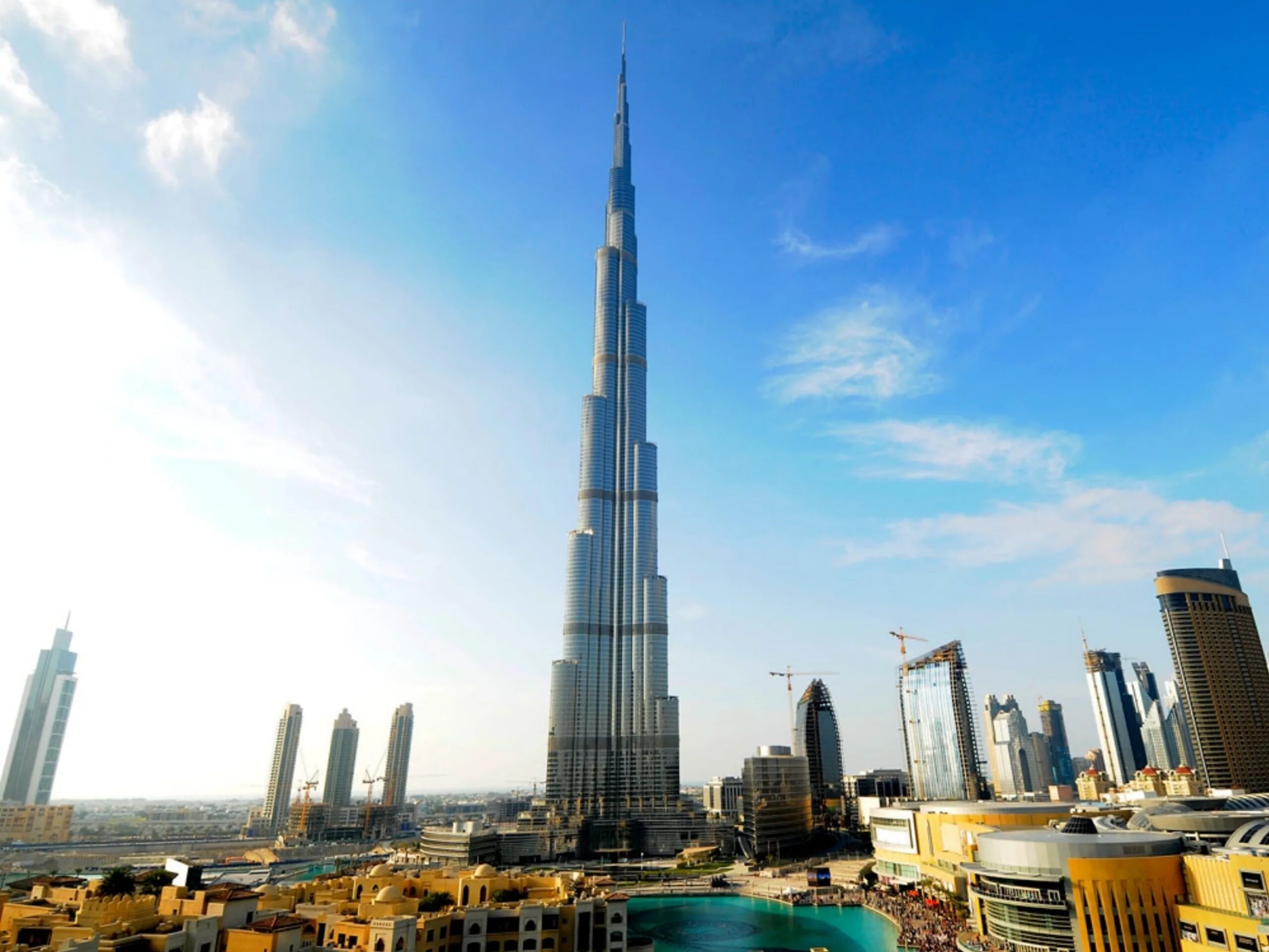 Бурдж халифа город. Башня Бурдж Халифа. Башня в Дубае Бурдж. Башня Бурдж-Халифа (Дубай, ОАЭ, Архитектор Эдриан Смит). Дубай здание Бурдж Халифа.