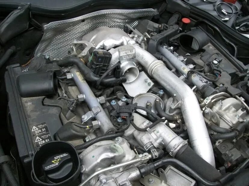 Двигатель Мерседес 642 3.0 дизель. 642 Мотор Мерседес. Мотор om642 Mercedes. Om642 двигатель Мерседес.