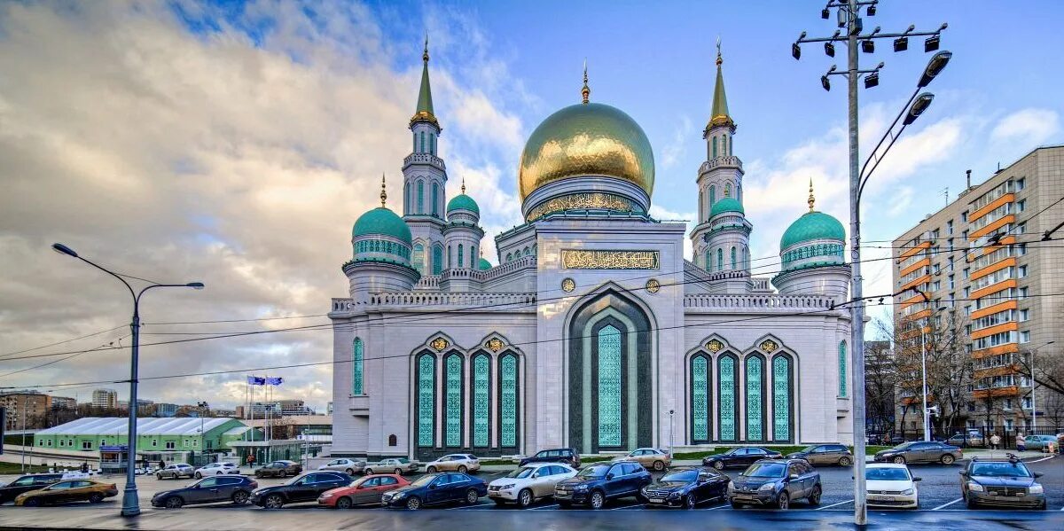 Файл:Moscow Cathedral Mosque 2015-08.jpg - Википедия