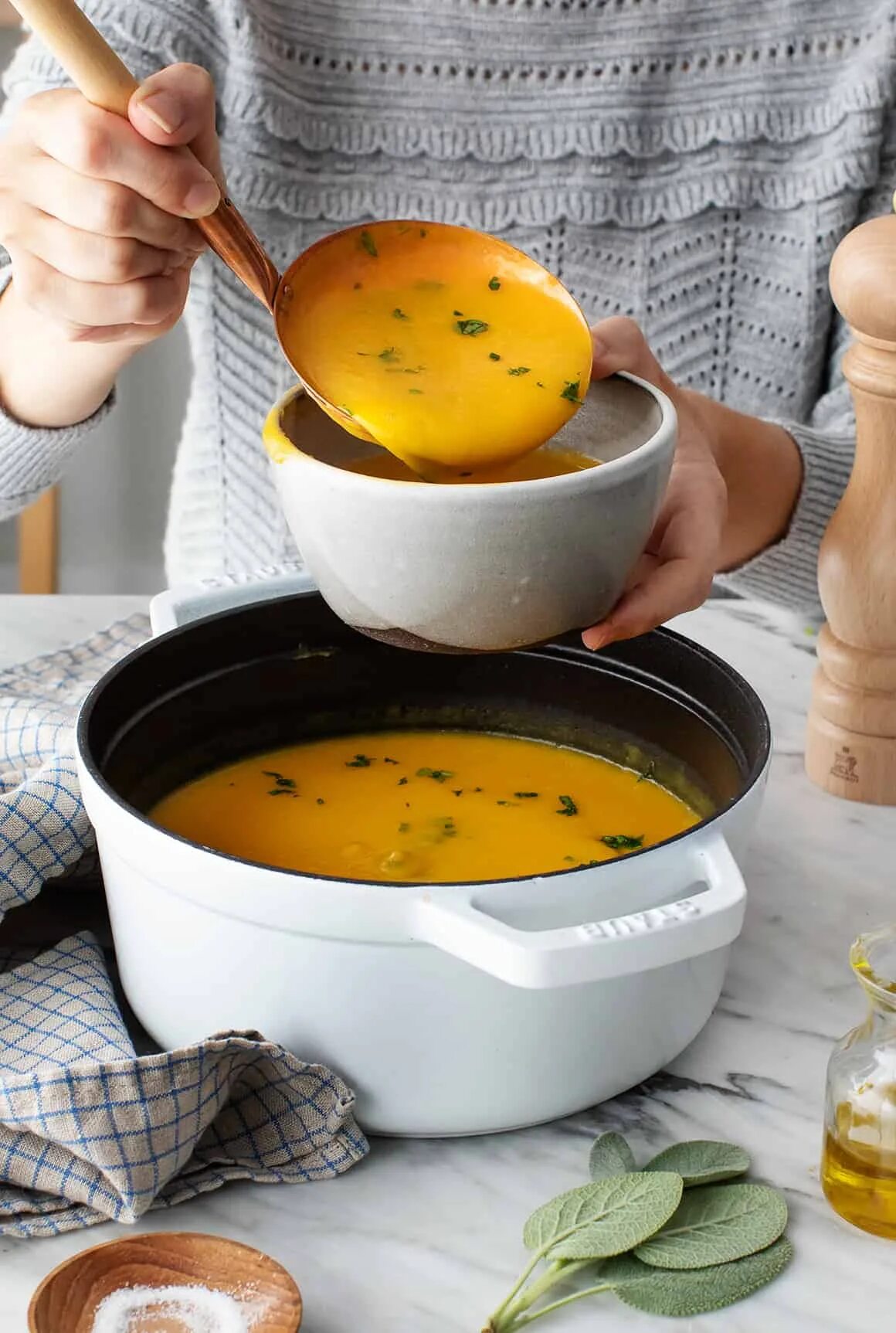 Вкусный суп из тыквы. Butternut Squash Soup. Тыквенный суп-пюре. Суп пюре из тыквы. Суп пюре с тыквой.