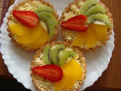 Корзиночки с кремом с фруктами