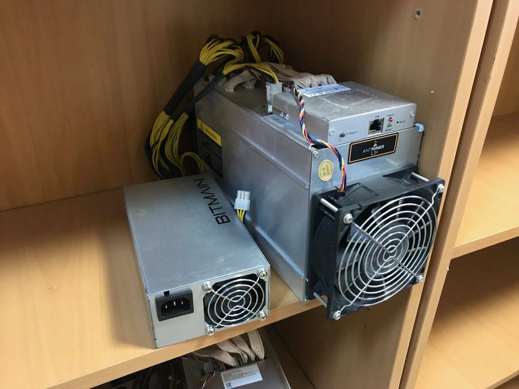 Асик t17 s9. 2 S9 ASIC. Antminer s9. Antminer i3 Plus. 90 th s