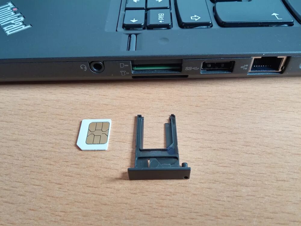 Как вставить карту в ноутбук. T490 THINKPAD SIM Slot. Lenovo THINKPAD t450. Lenovo t490 SIM Slot. THINKPAD слот для сим.