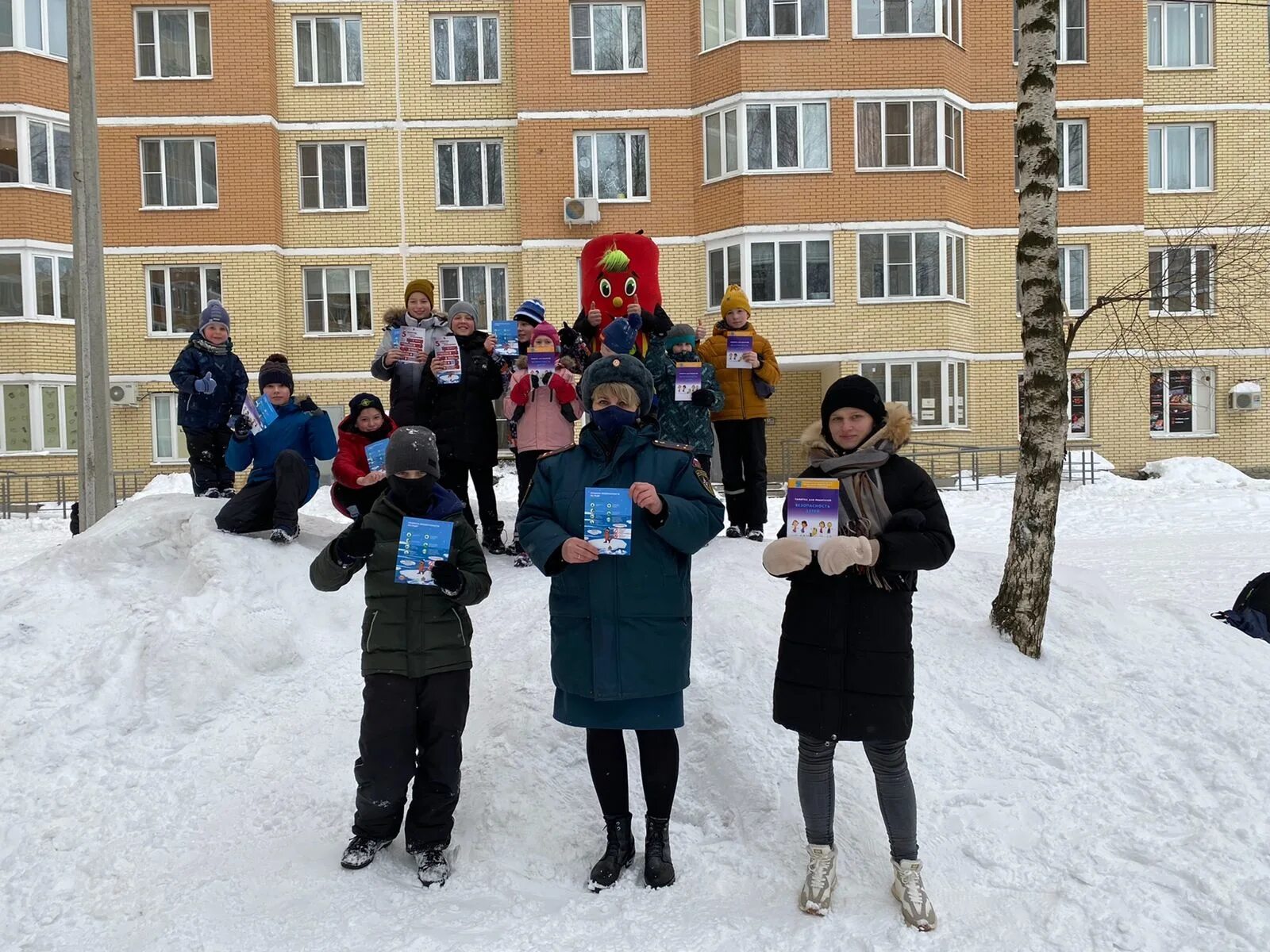 Пагөда на сегодня в раменском районе. Самарская область исаклинский район село исаклы. Озинки саратовская область население. Поселок параньга. Футбол в быково раменский район.