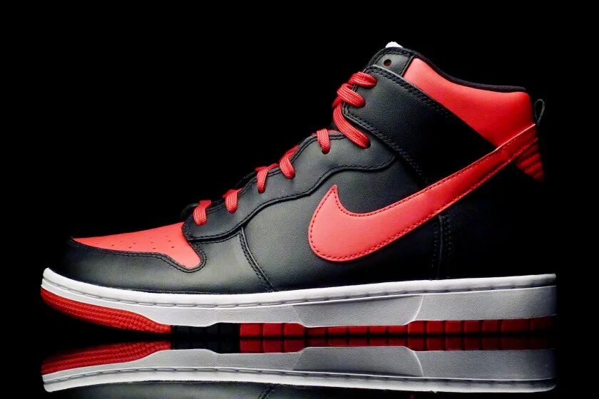 Как завязывать найки данки. Nike Dunk Red Black. Nike Dunk High Red Black. Nike Dunk CMFT. Nike Air 1 Jordan Dunk High.