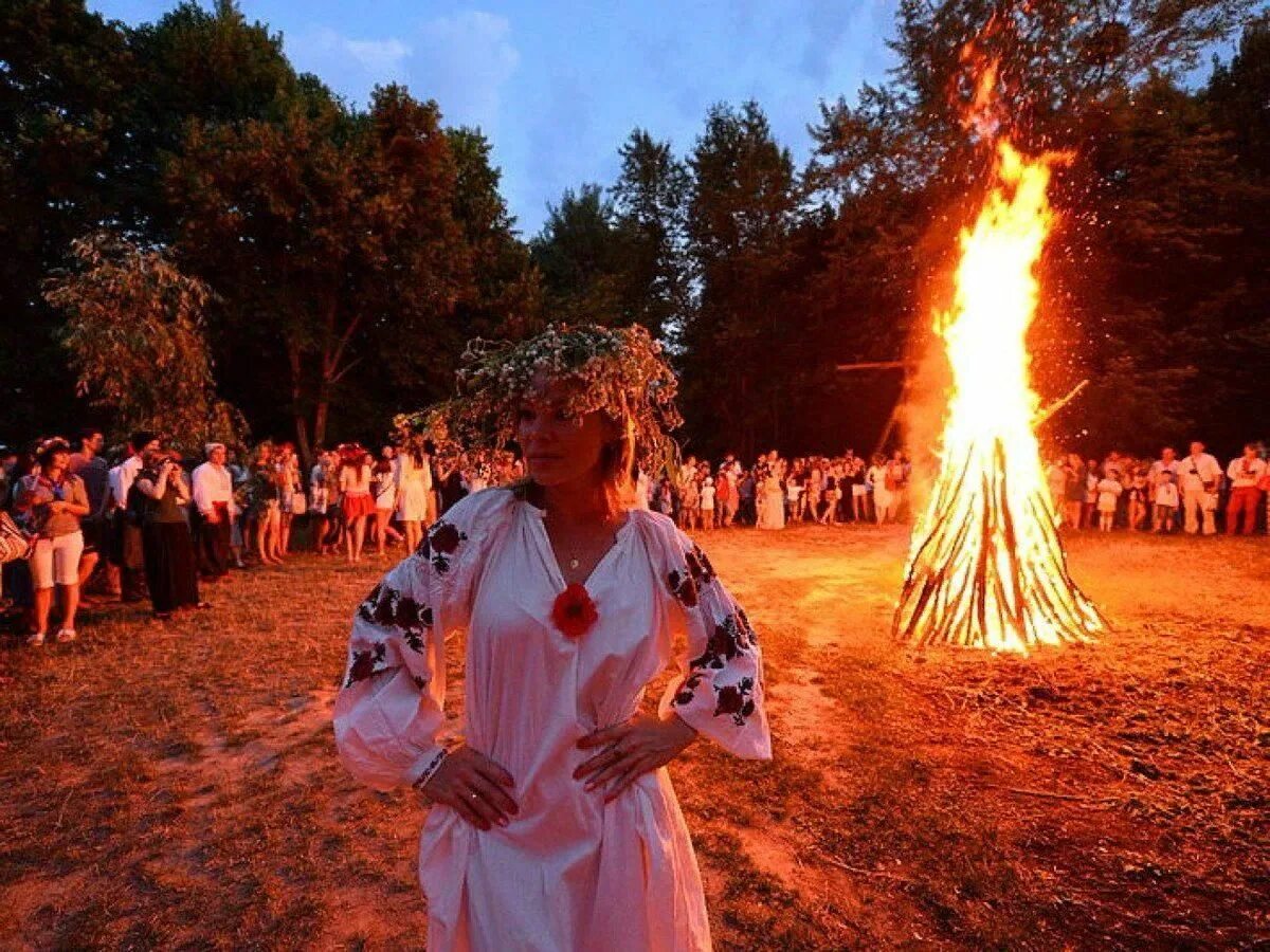 С праздником Ивана Купала. Ночь на Ивана Купала. Праздник Ивана Купала солнцестояние. Как праздновать купало