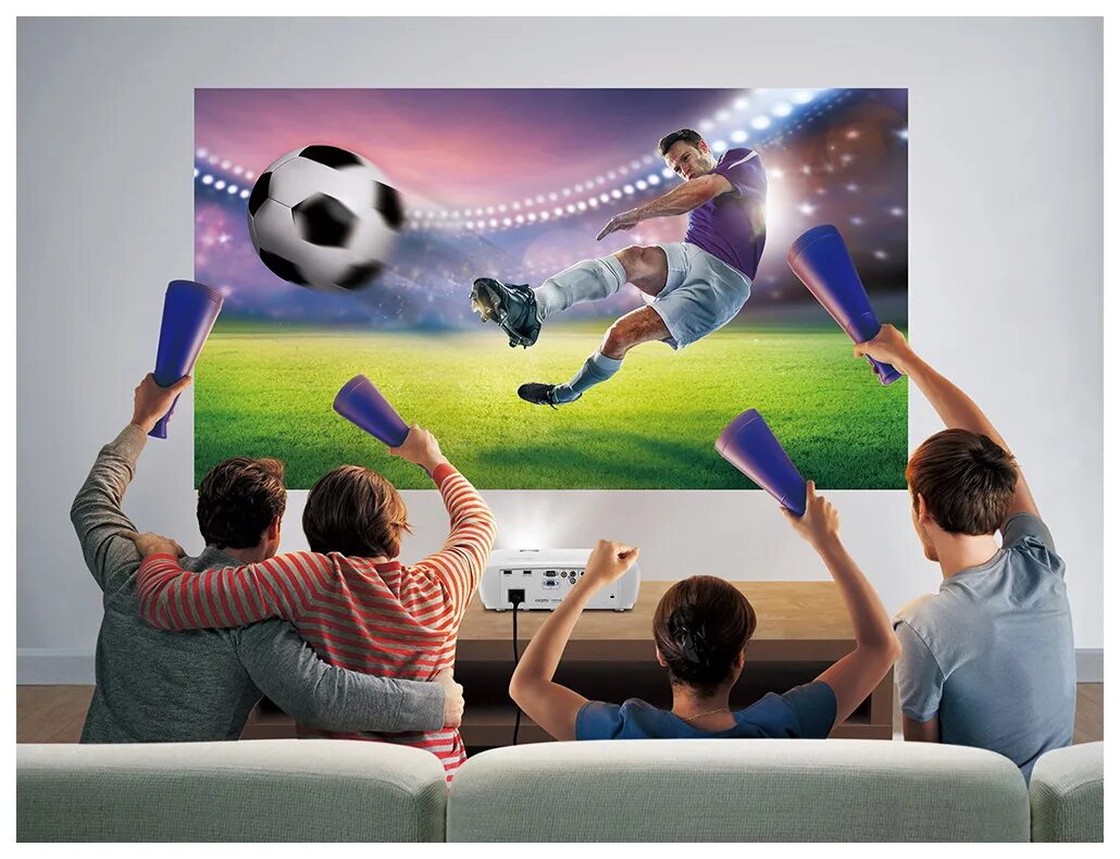 Sport do you watch on tv. Телевизор футбол. Футбол на проекторе. Футбол по телеку. Футбольный болельщик у телевизора.