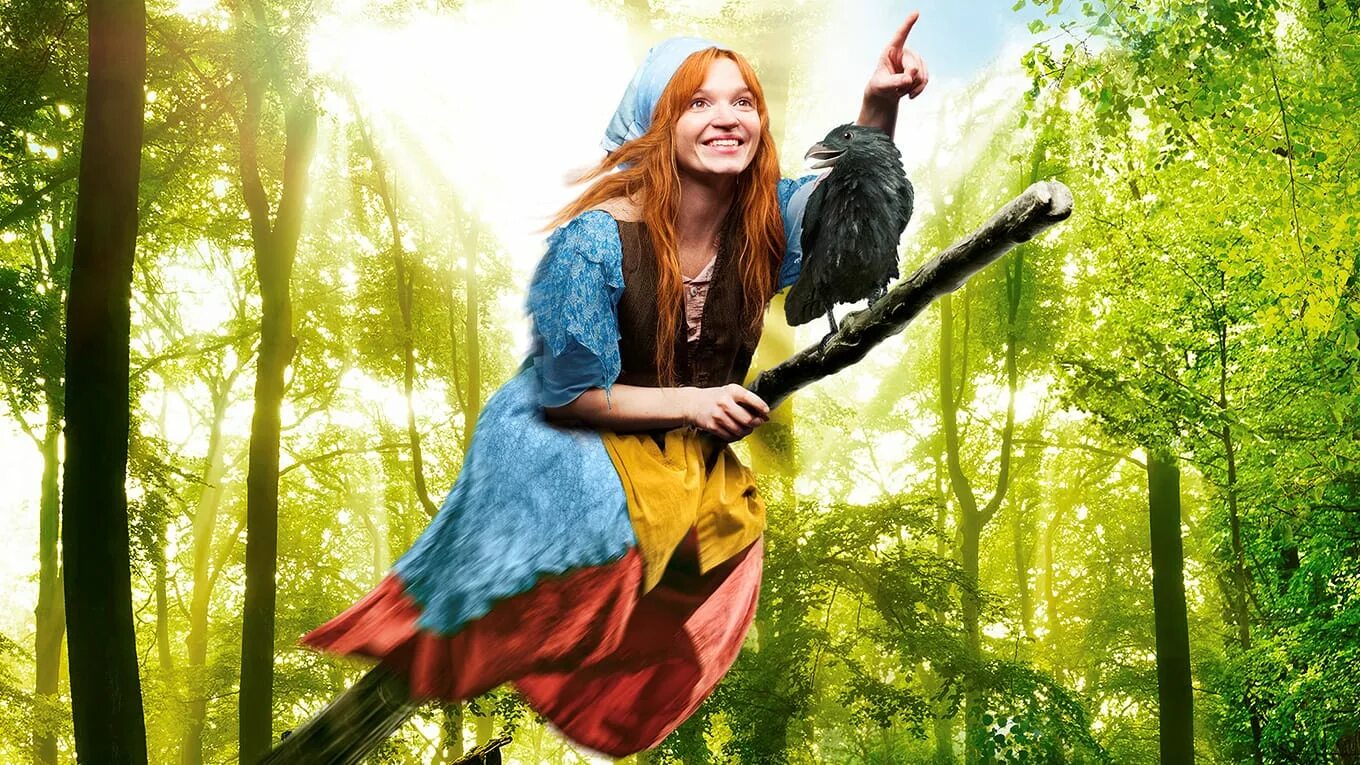 Маленькая ведьма. Маленькая ведьма / die kleine hexe. Die kleine hexe. Die kleine hexe. Маленькая ведьма 2018 постер.