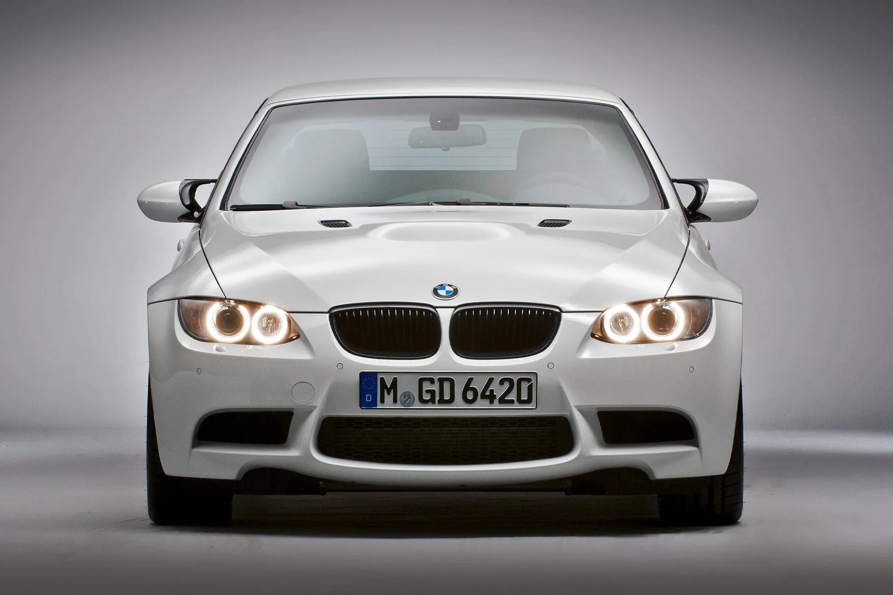 Https auto ru bmw. BMW m3 белая. BMW m3 2011. BMW m3 e93 Pickup. БМВ м3 морда.