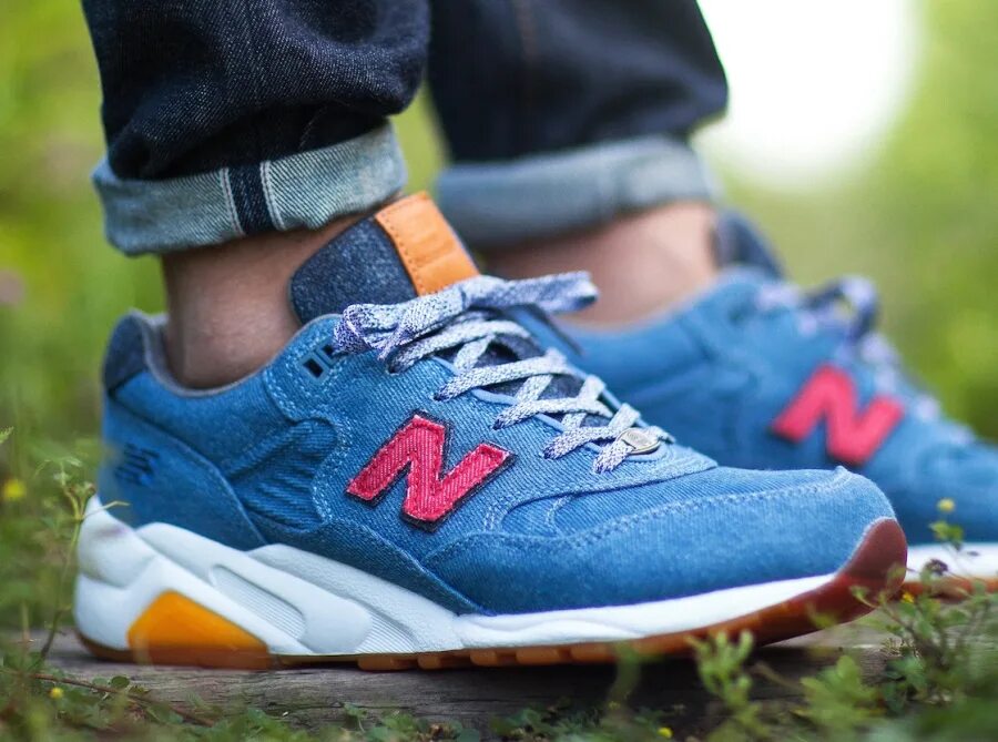 Найки балансы. New Balance mt580. Коллаборация найк и Нью баланс. Найк коллаборация с Нью бэланс. Лимитированные New Balance.