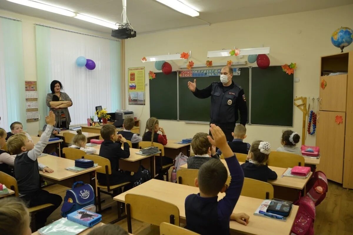 Как проходит урок в школе. Школа 15 тверь. 15 школа город тверь. урок в школе длится. учителя школы 15 тверь.