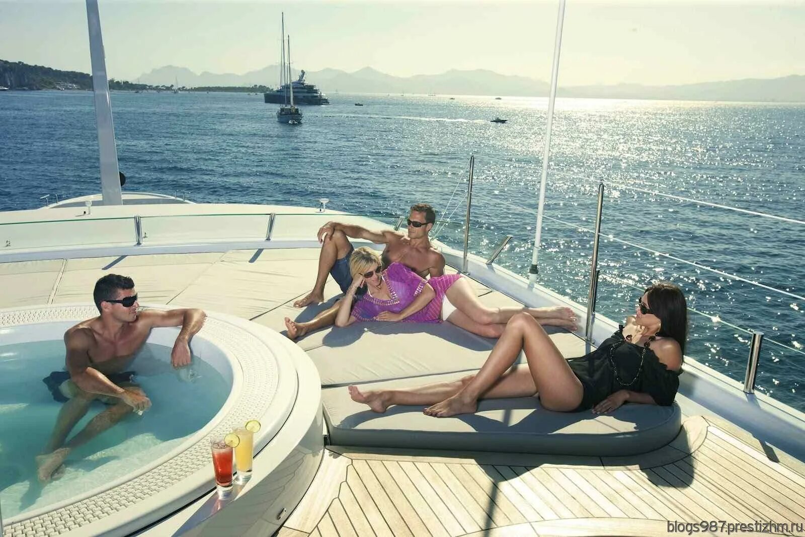 Красивая жизнь уральская ул 36 фото faceless Rich kids of instagram, Rich kids, Rich lifestyle