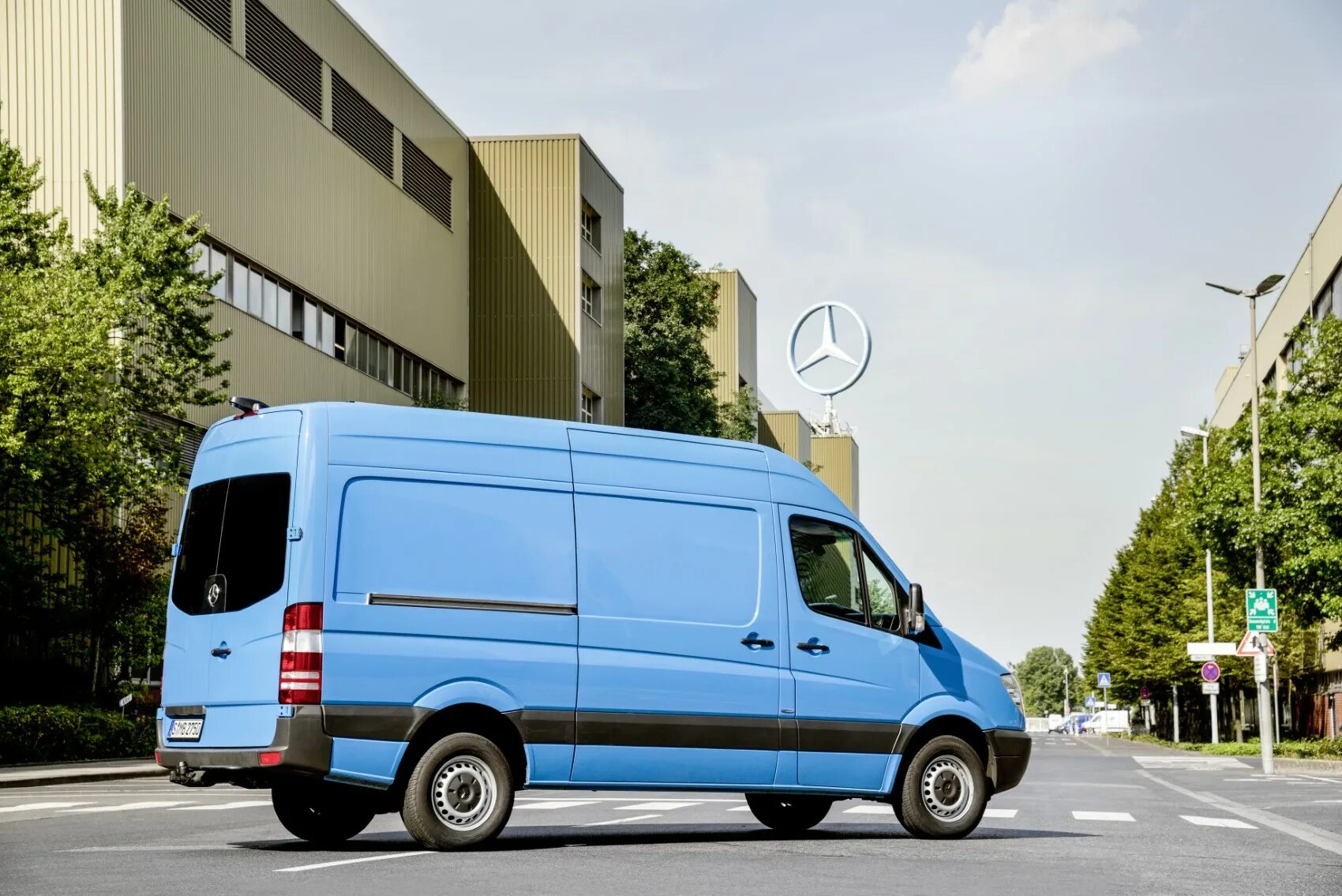 Спринтер класс. Mercedes-Benz Sprinter 416. Мерседес Спринтер 416. Мерседес Спринтер 1995. Мерседес Спринтер 2 поколения.