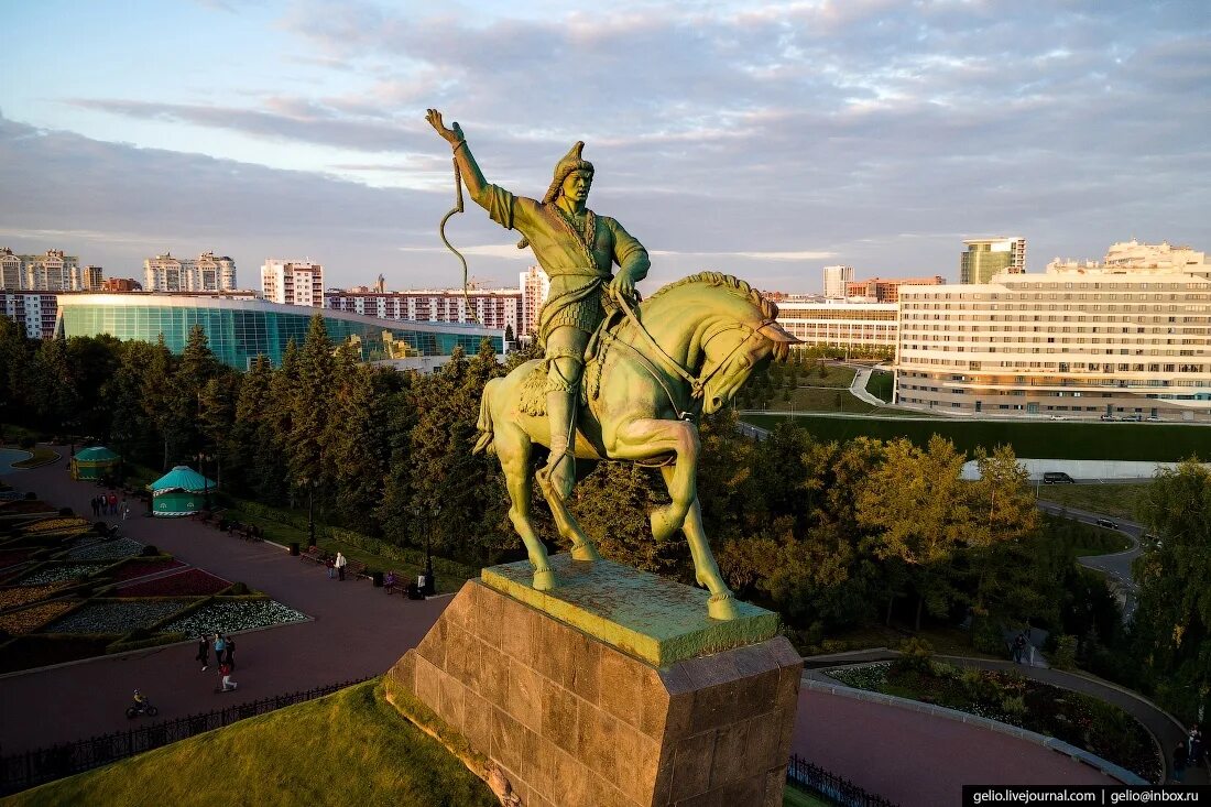 Ноф республики башкортостан. Памятник салавату юлаеву. башкирия уфа. уфа столица башкортостана. уфа достопримечательности.