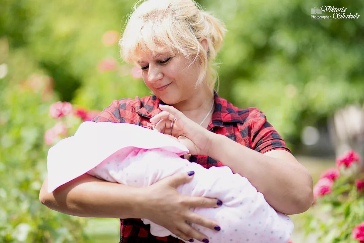 Хочу молодую бабушку. Shirley andrews. Бабушка и внук. Хочу молодую бабушку. Бабушка с ребенком.