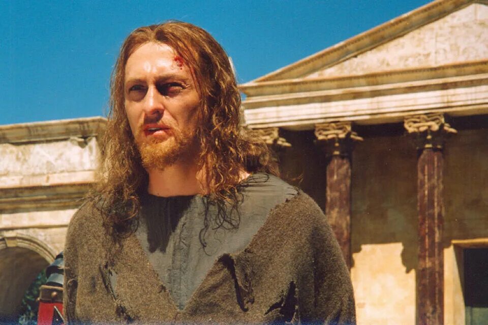 Образ иуды из кириафа в романе мастер и маргарита. Иешуа га-ноцри мастер и маргарита. Иуда га ноцри. Иуда га ноцри. Сергей безруков иешуа га-ноцри.