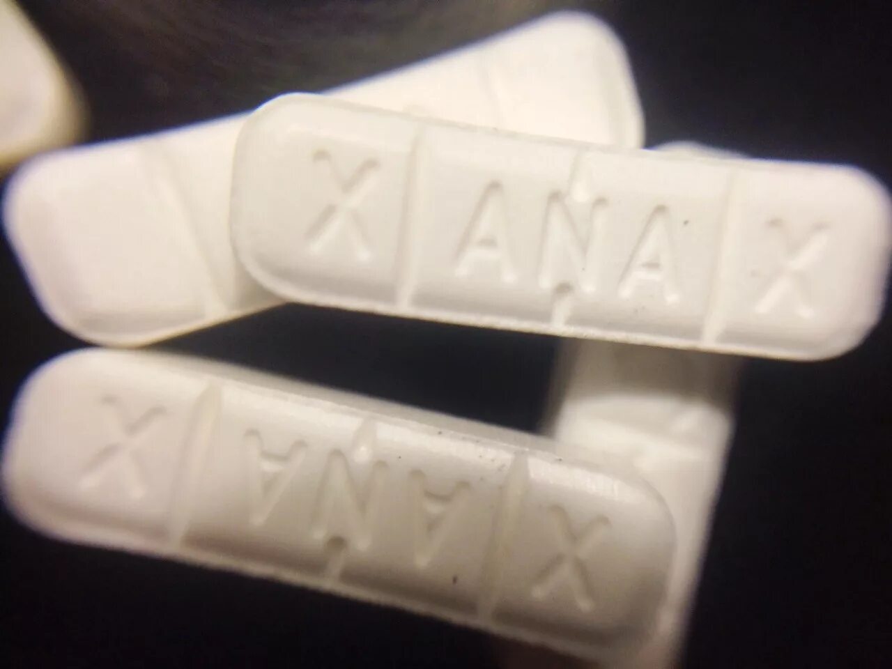 Xanax что это. Ксанакс блистер. Ксанакс (xanax). Ксанакс в капсулах. Ксанакс нарко эффект.