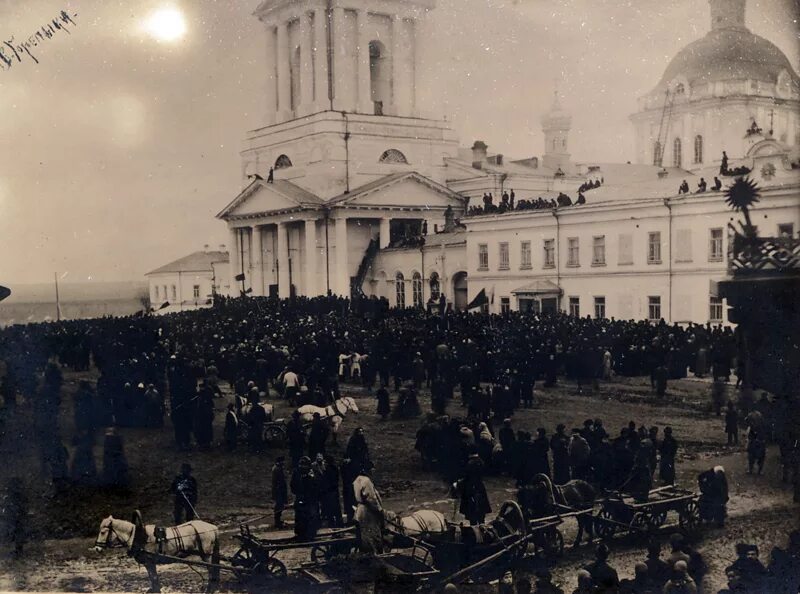 Сколько храмов было до революции. Церковь святого власия ярославль. Храм ивана мокрого ярославль. Ново-покровская церковь ростов на дону. Храм христа спасителя москва до революции.